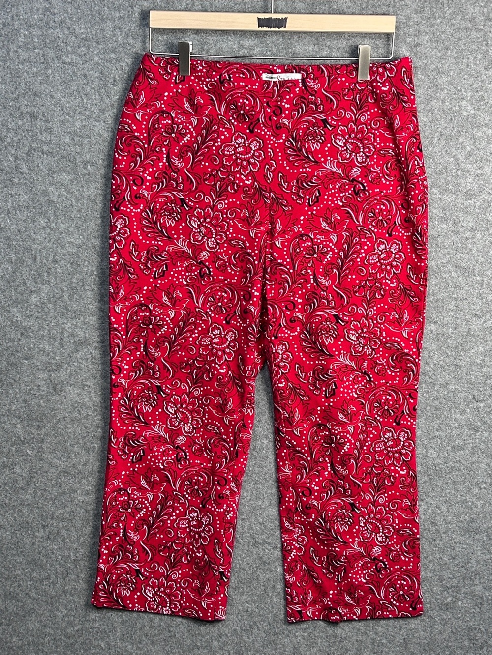 Madison Max Womens 8 Red Paisley Bandana Pattern Cropped Pants Boho Casual Vacay
